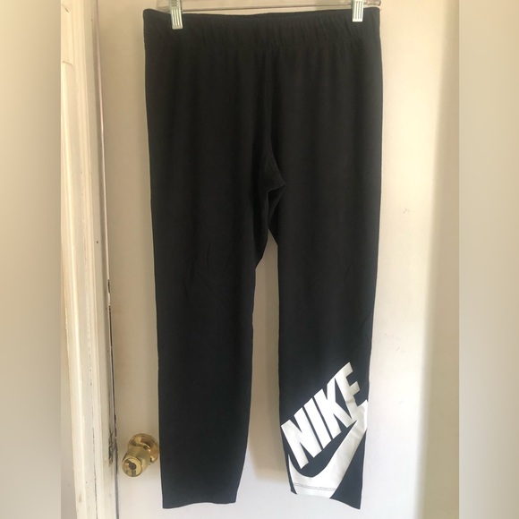 Nike Pants - Nike | cropped leggings